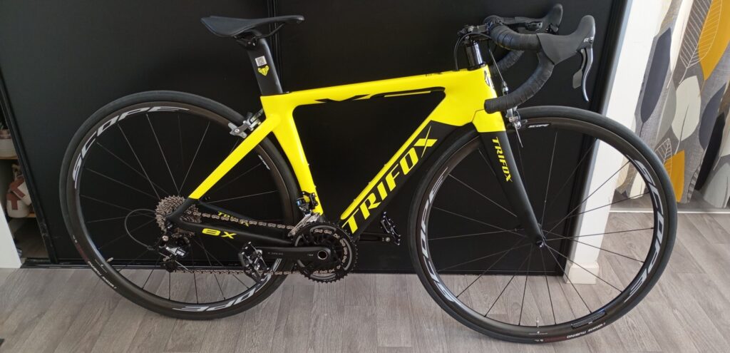 Vélo aero full carbone 7.8kg